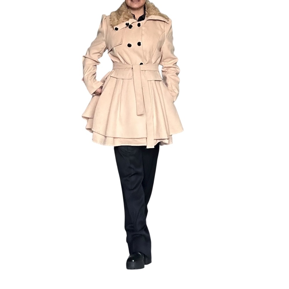 Elegant Beige Trench Coat with Faux Fur Collar